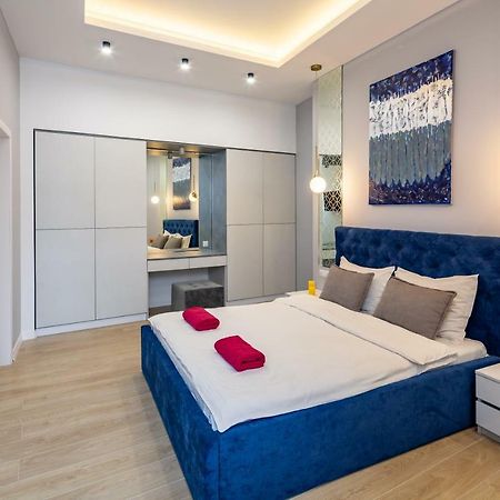 Two Bedroom Lviv Bagian luar foto