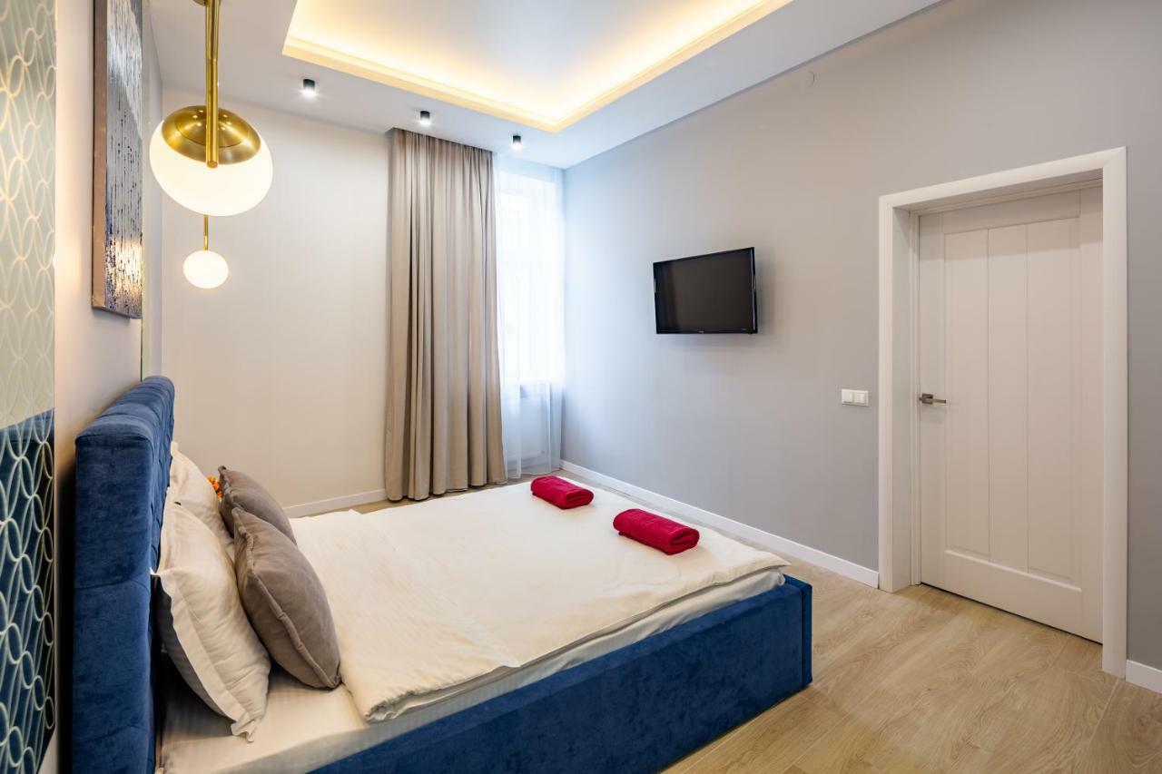 Two Bedroom Lviv Bagian luar foto