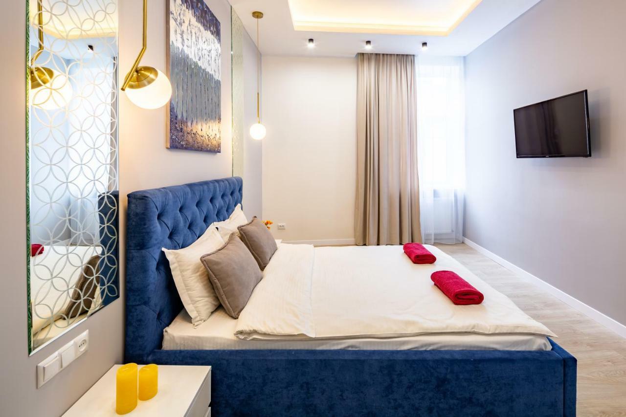 Two Bedroom Lviv Bagian luar foto